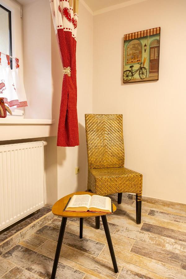 Villa Prazdninovy Dum Valdik Loket Esterno foto